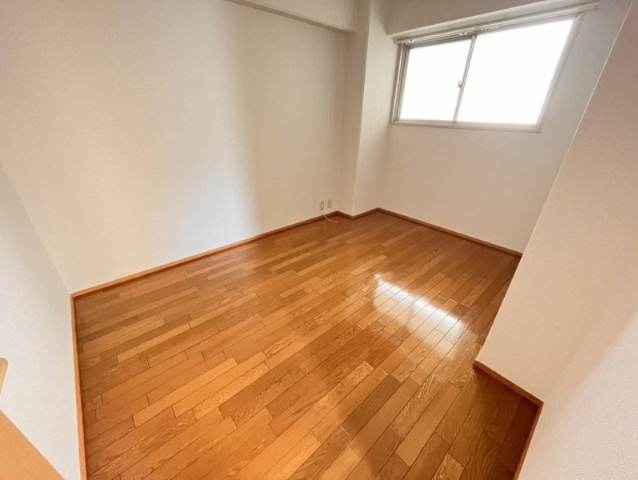 その他部屋・スペース　広くて明るい寝室