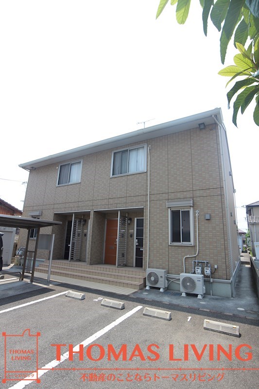 建物外観　かわいい外観の4戸建アパート
