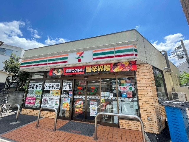 コンビニ　セブンイレブン世田谷下馬北店（コンビニ）まで217m