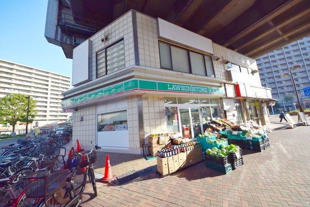 コンビニ　ローソンストア100北赤羽駅前店（コンビニ）まで180m