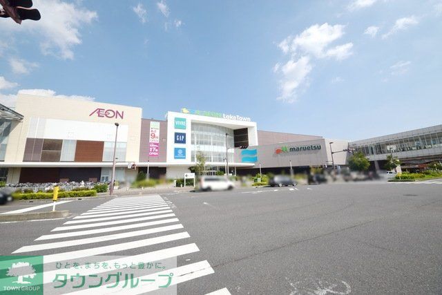 ショッピングセンター　イオンレイクタウン（ショッピングセンター）まで889m