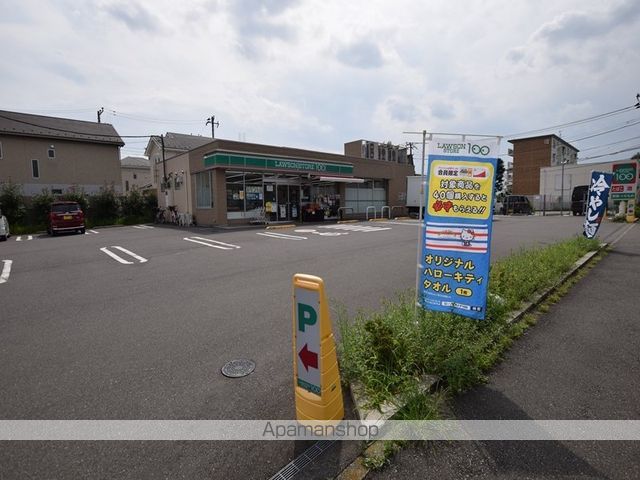 コンビニ　ローソンストア１００（コンビニ）まで737m