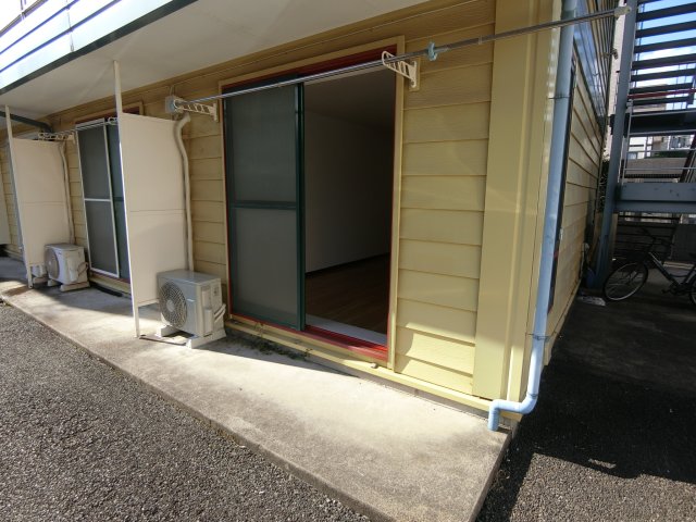 バルコニー　他のお部屋の参考写真となります。