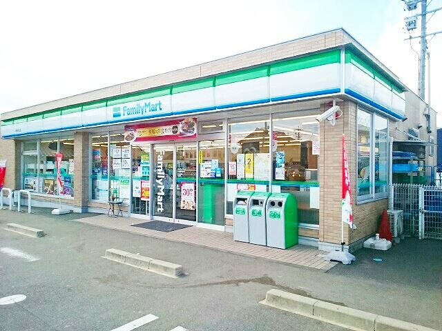 コンビニ　ファミリーマート　若年北店（コンビニ）まで550m