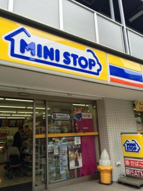 コンビニ　ミニストップ高輪3丁目店（コンビニ）まで218m