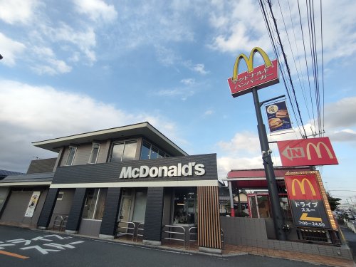 飲食店　マクドナルド 16号岩槻店（飲食店）まで741m