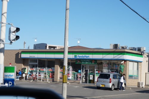 コンビニ　ファミリーマート 西尾米津八百目店（コンビニ）まで1189m