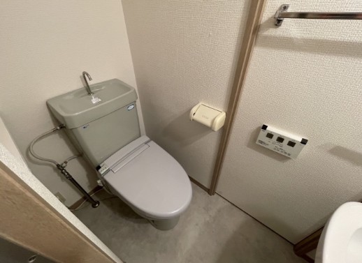 エステートモア博多グランB棟のトイレ写真