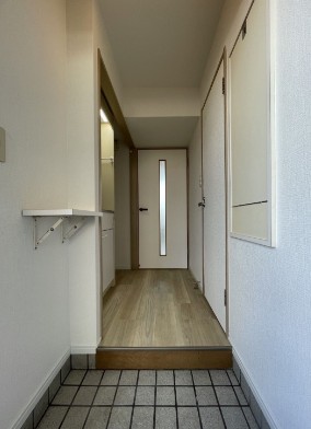 エステートモア博多グランB棟の玄関写真