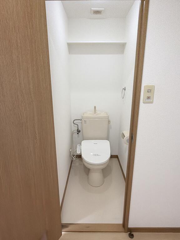 トイレ　トイレは洋式で、ウォシュレットを設置しています。