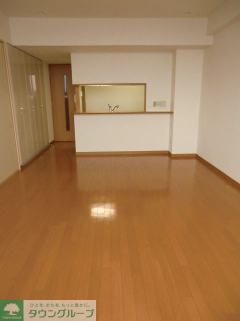 コスモ戸田公園セントラルビューの居間写真