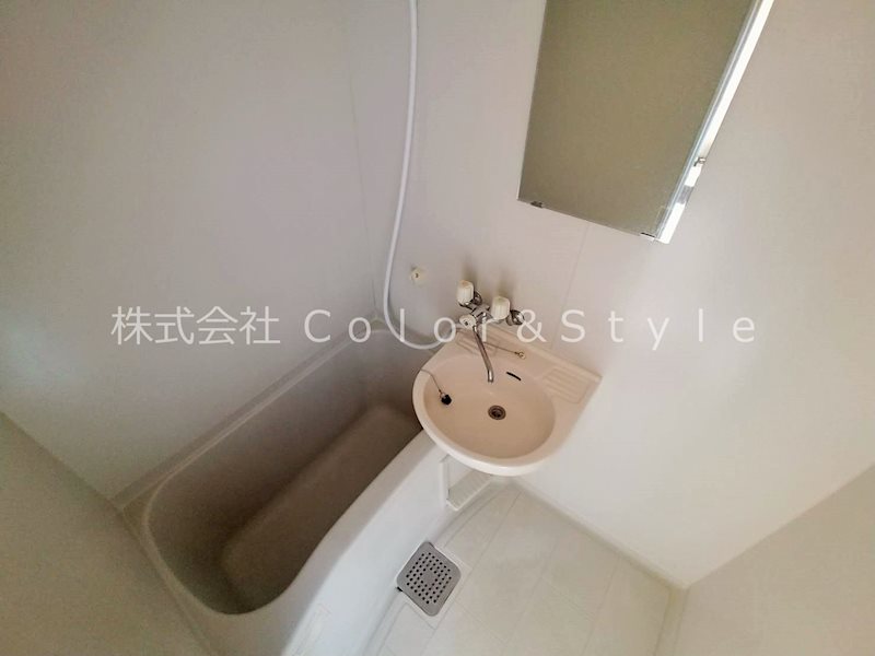 バス・シャワールーム　別のお部屋の参考写真です