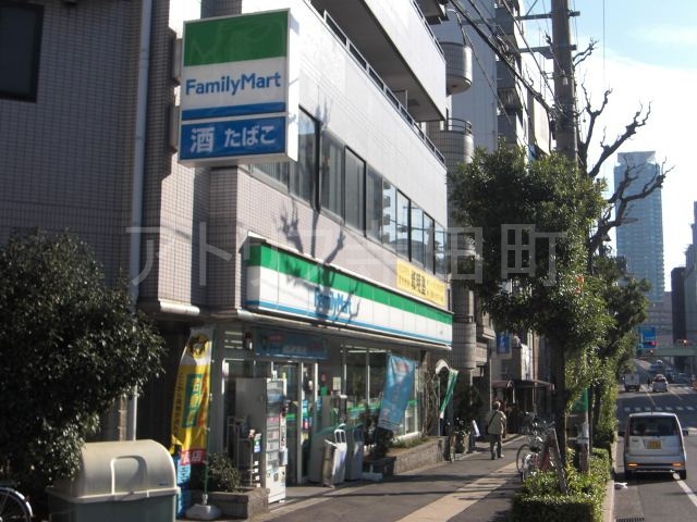 コンビニ　ファミリーマート北河堀店（コンビニ）まで370m