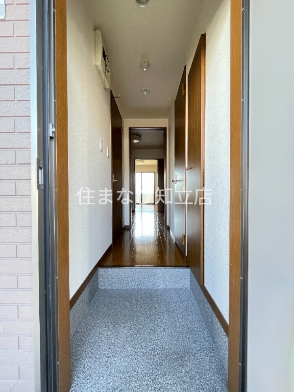 玄関　同型別部屋写真
