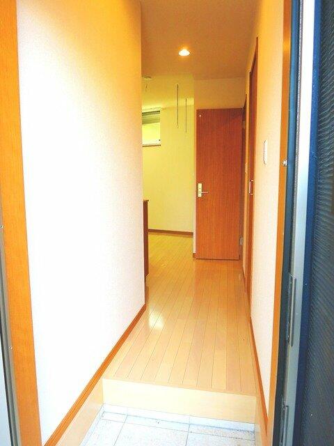 小田急線 読売ランド前駅 徒歩8分 2階建 築12年の玄関写真