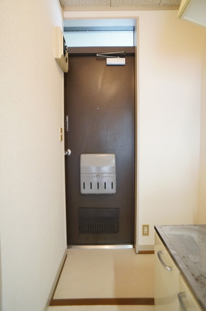 玄関　すっきりシンプルな玄関スペースです！