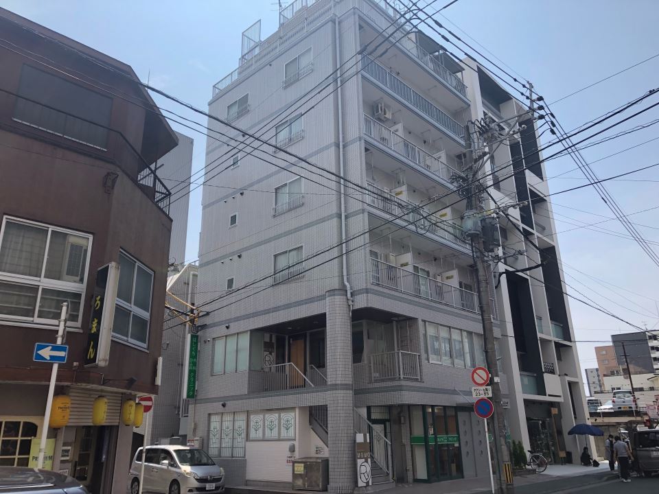 惟神いづろビル