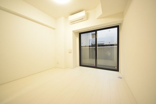 居室・リビング　明るいお部屋です