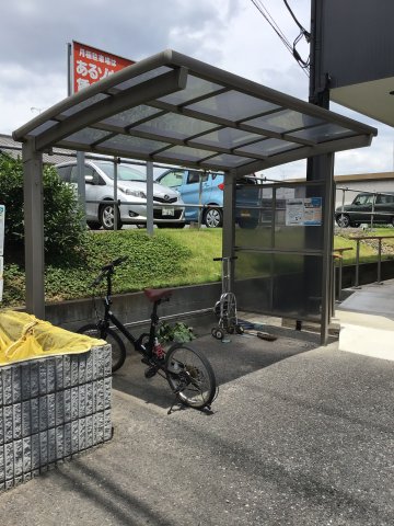 東武東上線 東松山駅 バス乗車時間：12分 最寄りバス停で下車 徒歩1分 2階建 築18年の外観写真