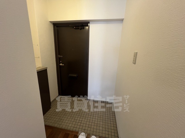 ハチブセ六甲の玄関写真