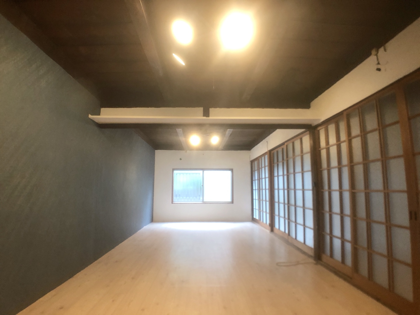 ＪＲ紀勢本線 紀三井寺駅 徒歩28分 2階建 築100年の居間写真