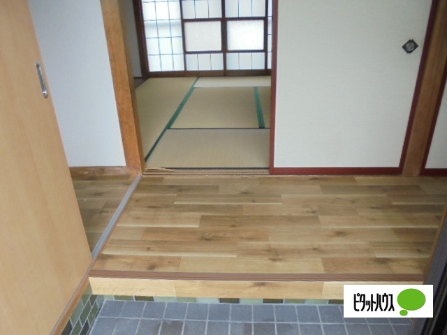 アルピコ交通上高地線 信濃荒井駅 徒歩14分 1階建 築48年の玄関写真