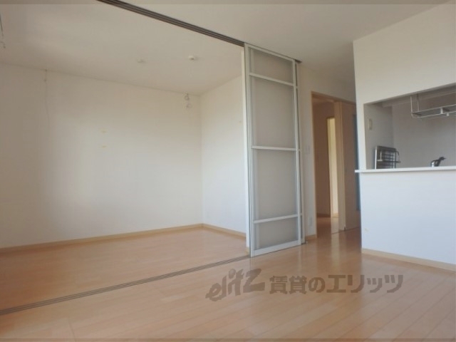 グレイスコートの居間写真