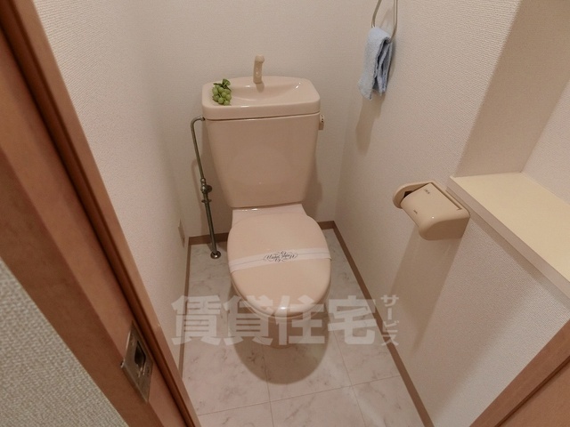 地下鉄東西線 小野駅 徒歩10分 3階建 築24年のトイレ写真