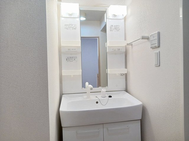 洗面設備　コンパクトで使いやすい洗面所