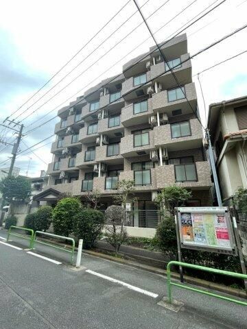 居室・リビング　居間です