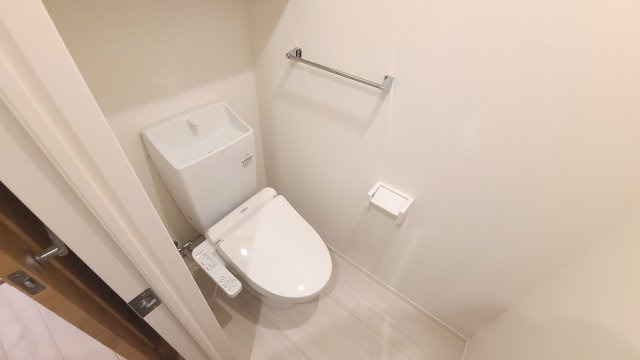YKメゾン舞子台のトイレ写真