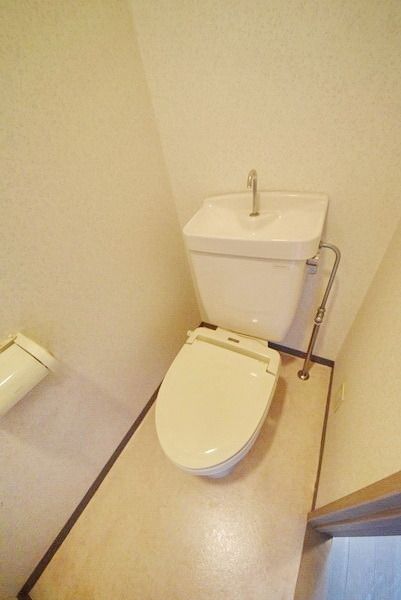 トイレ　暖房便座ございます