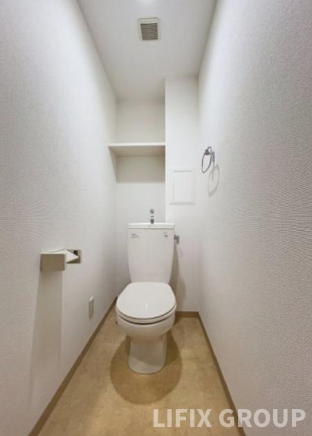 都営大江戸線 西新宿五丁目駅 徒歩5分 12階建 築23年のトイレ写真