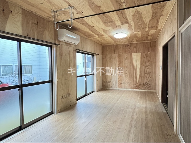 居室・リビング　同建会社同モデル