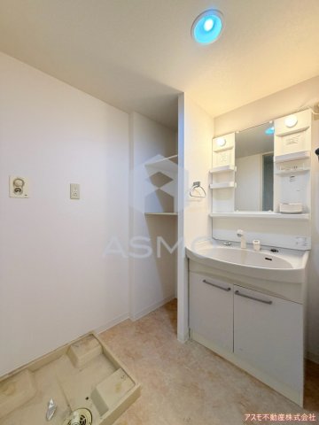 洗面設備　同マンション別部屋　参考写真
