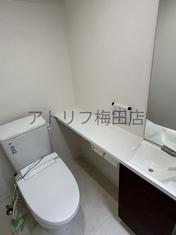地下鉄千日前線 桜川駅 徒歩3分 11階建 築35年のトイレ写真