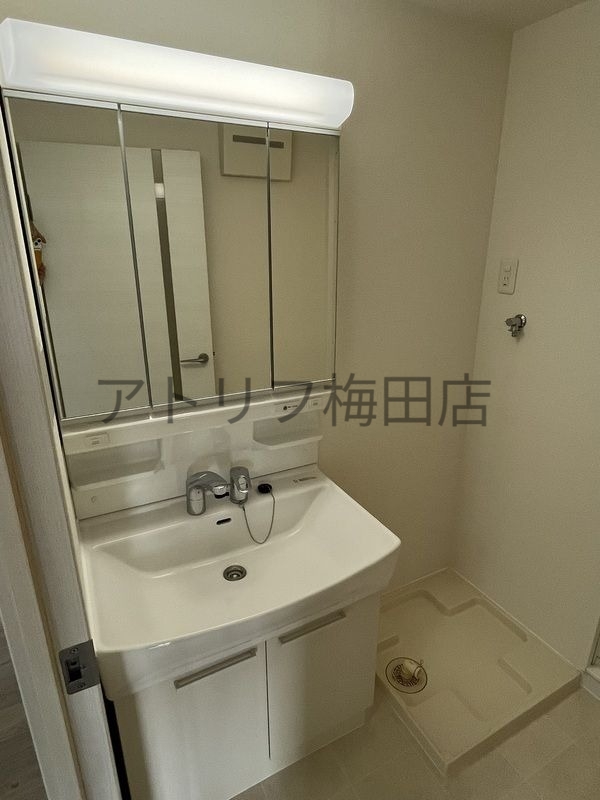 地下鉄千日前線 桜川駅 徒歩3分 11階建 築35年の内装写真