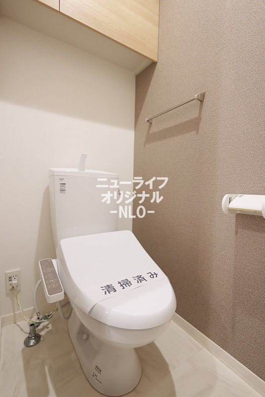 トイレ　あると嬉しい温水洗浄便座付き♪