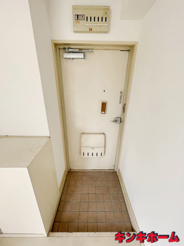 広島電鉄本線 稲荷町駅 徒歩10分 4階建 築47年の玄関写真
