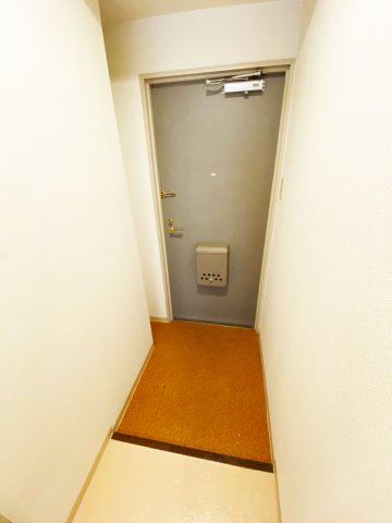 玄関　収納つき玄関