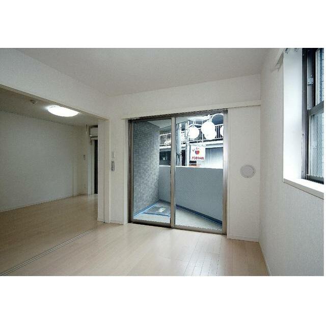 東急田園都市線 三軒茶屋駅 徒歩7分 4階建 築18年の内装写真