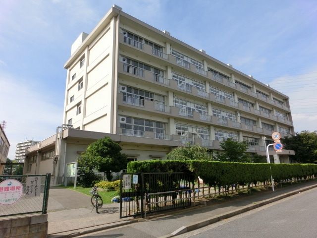 小学校　小中台南小学校（小学校）まで330m