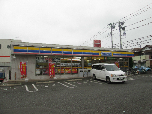 コンビニ　ミニストップ 綾瀬並塚店（コンビニ）まで614m