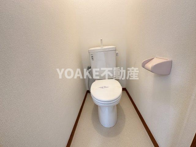 トイレ　別号室の写真となります。現況優先。