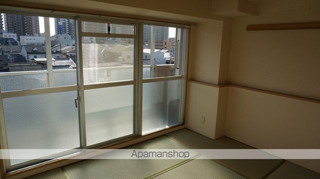 大橋マンション二番館の居間写真