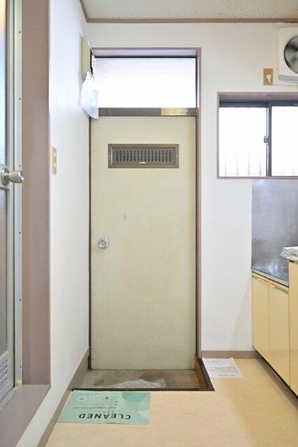 京王井の頭線 駒場東大前駅 徒歩4分 2階建 築43年の玄関写真