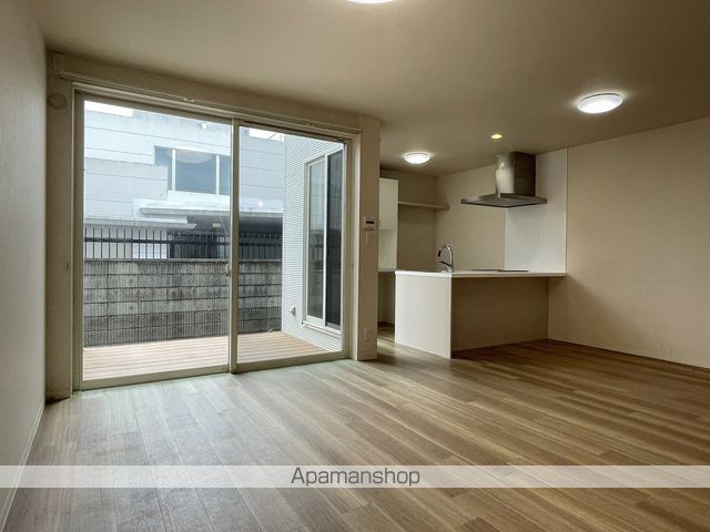 クルロス W棟の居間写真
