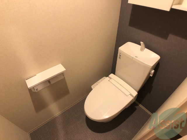 トイレ　ウォシュレット機能がついたトイレです。安心して使用できます。