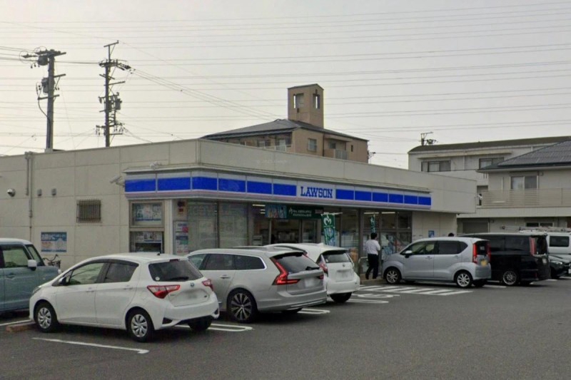 コンビニ　ローソン 西区花原町店（コンビニ）まで551m