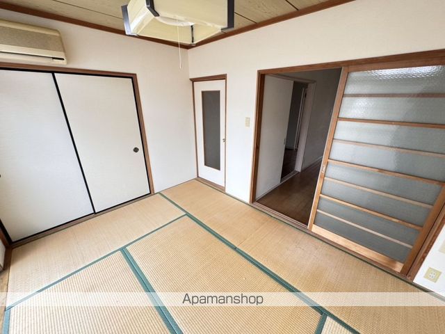 GH才丸ハイツの居間写真